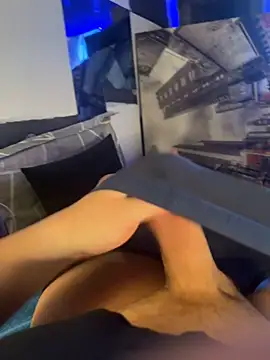 MatthewEmme2121 online show from April 9, 2026, 10:59 pm