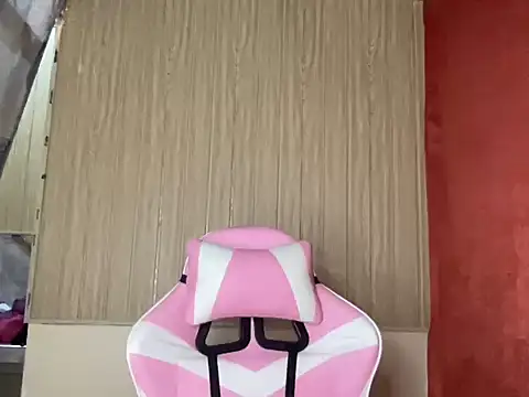 Sunkissed seductress online show from April 8, 2026, 3:45 pm