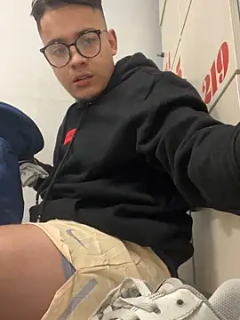 OliverTabordaa online show from April 2, 2026, 11:41 am