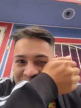 OliverTabordaa online show from April 18, 2026, 8:53 pm