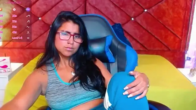 Alisha Gamskar13 online show from May 11, 2026, 2:45 pm