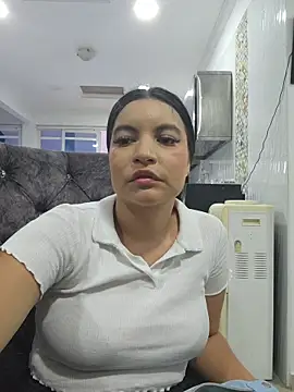 Pretty Julieta online show from April 7, 2026, 10:31 pm