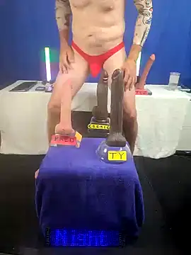 FantasyMan-BiWM online show from April 21, 2026, 2:37 am