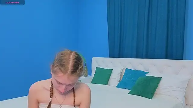 Snapshot of Xenia_paradise chatting on May 24, 2026, 12:26 am Xenia paradise online show from May 24, 2026, 12:26 am