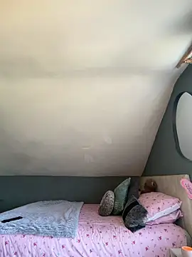 Saskia xx online show from April 2, 2026, 12:36 pm