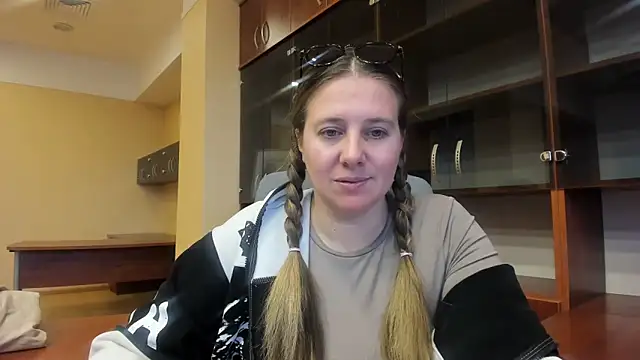 Nionelly online show from April 2, 2026, 9:07 am