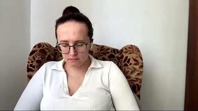 SofiaTease online show from April 1, 2026, 1:23 pm