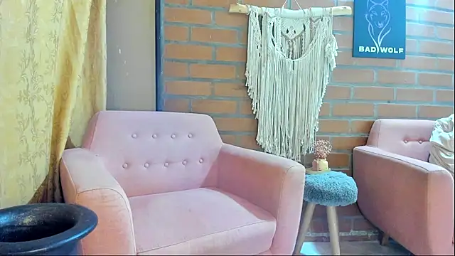 Badwolf818  online show from April 6, 2026, 8:48 am