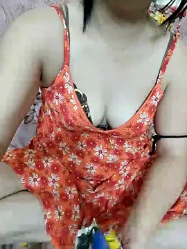 Snapshot of Manisha-Rai chatting on April 28, 2026, 2:33 pm Manisha-Rai online show from April 28, 2026, 2:33 pm