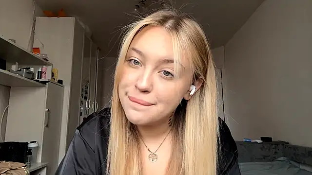 WonderedFlair online show from April 6, 2026, 7:31 am