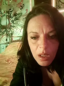 bellad0nna online show from April 16, 2026, 8:09 pm