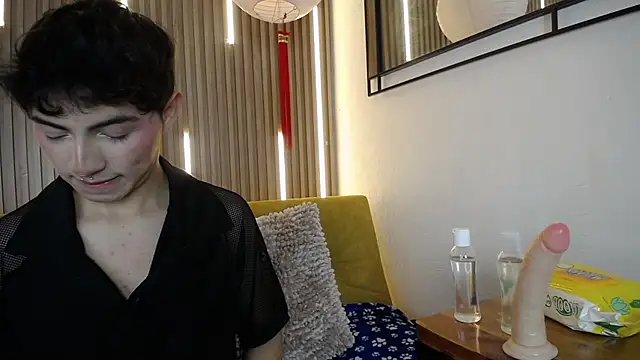 Cristopher Wild online show from April 10, 2026, 8:24 pm