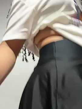 Dafnelys online show from April 8, 2026, 11:27 pm