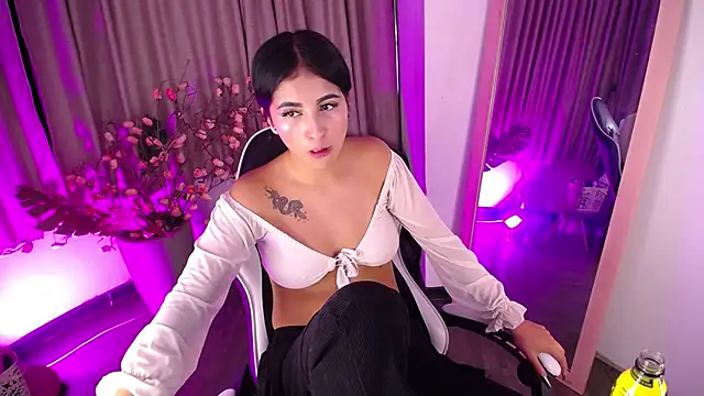 lexy the best online show from May 14, 2026, 7:20 pm