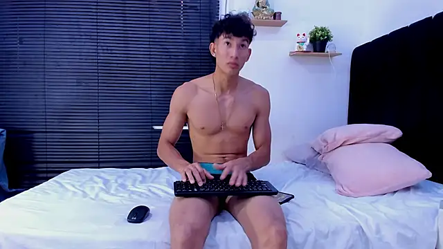 Snapshot of angel_boy02 chatting on May 23, 2026, 10:47 pm angel boy02 online show from May 23, 2026, 10:47 pm