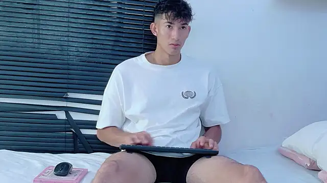 angel boy02 online show from July 1, 2026, 9:03 pm