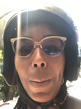 almaseductora online show from April 3, 2026, 4:49 pm