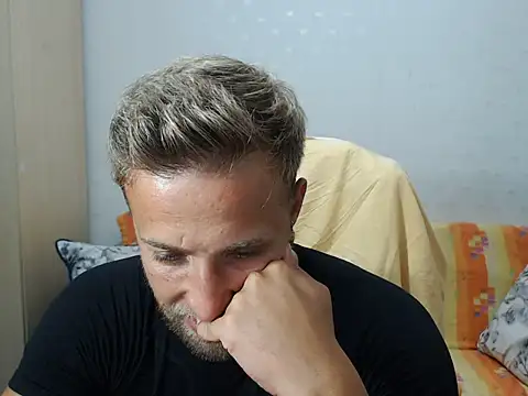 Snapshot of BlondEagleMuscle chatting on July 15, 2026, 9:20 pm BlondEagleMuscle online show from July 15, 2026, 9:20 pm