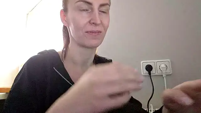 AnnaTight online show from April 28, 2026, 9:58 am