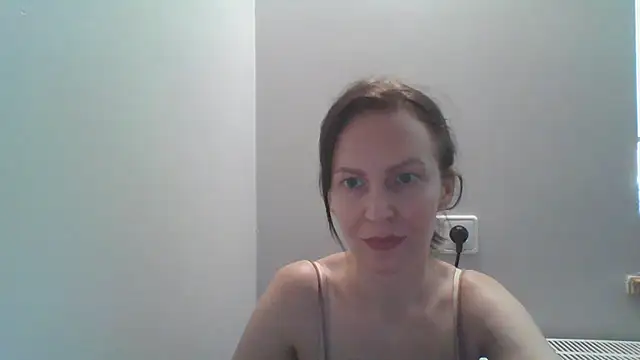 AnnaTight online show from August 5, 2026, 8:17 am