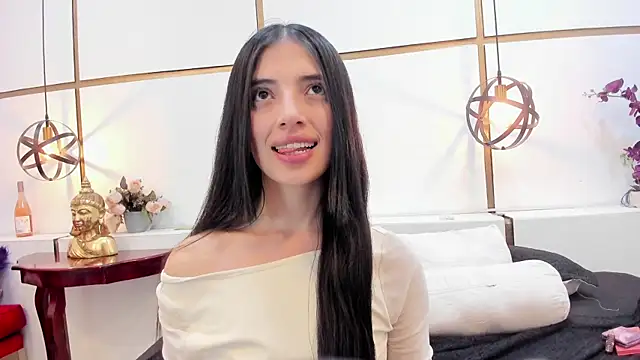 Snapshot of Cynthia1Fox chatting on May 25, 2026, 8:04 pm Cynthia1Fox online show from May 25, 2026, 8:04 pm