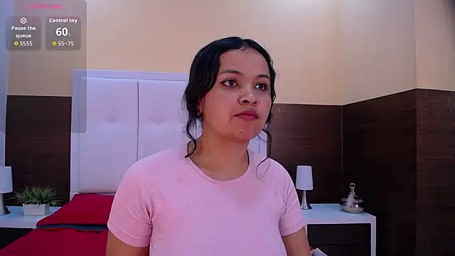 Snapshot of Catalinaa01 chatting on May 19, 2026, 3:24 am Catalinaa01 online show from May 19, 2026, 3:24 am