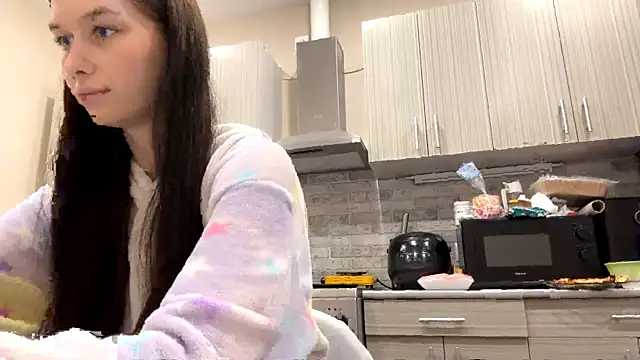 LaraDraggoo online show from March 30, 2026, 7:15 pm