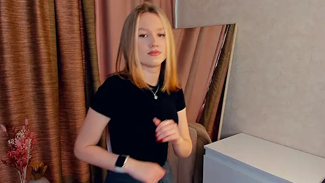 CelsaDelucia online show from March 10, 2026, 7:35 am