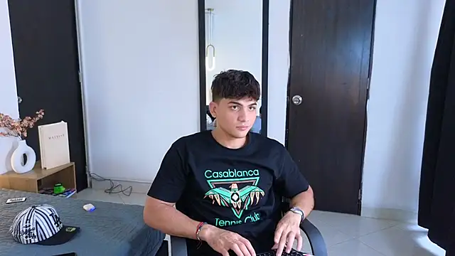 MrAdonis  online show from March 31, 2026, 7:25 pm