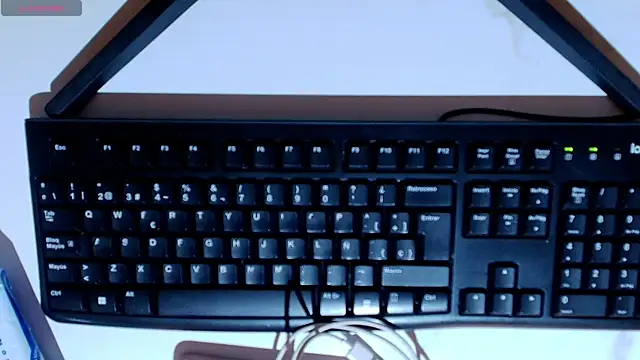 Amanda Fox   online show from April 17, 2026, 7:39 pm