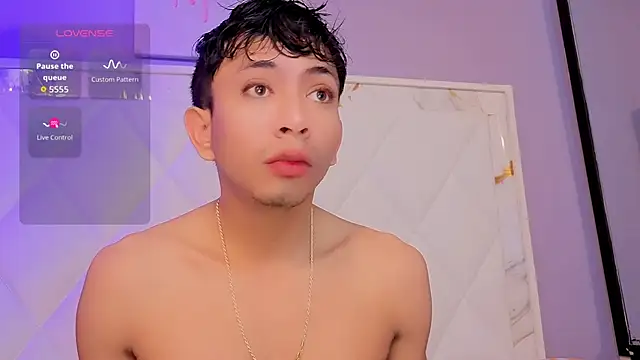 Luchoplayboy online show from March 10, 2026, 12:21 pm