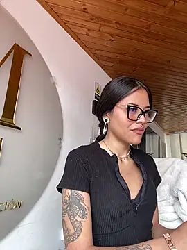 Cloe pink1 online show from March 16, 2026, 4:22 pm