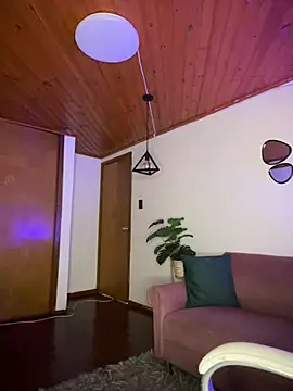 chanell pinkk online show from April 27, 2026, 1:31 pm