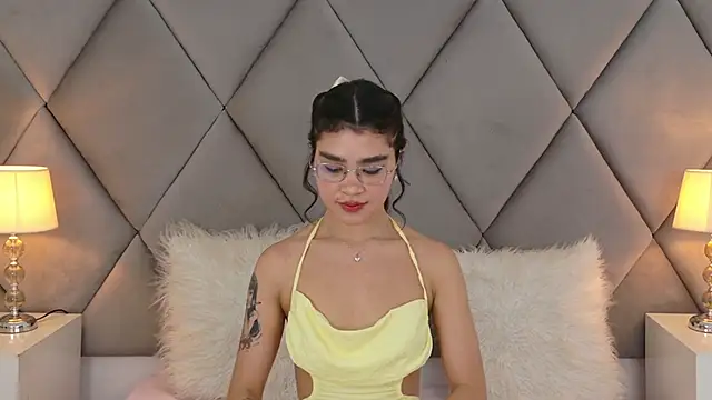 OliviaDiaz online show from May 12, 2026, 8:17 pm