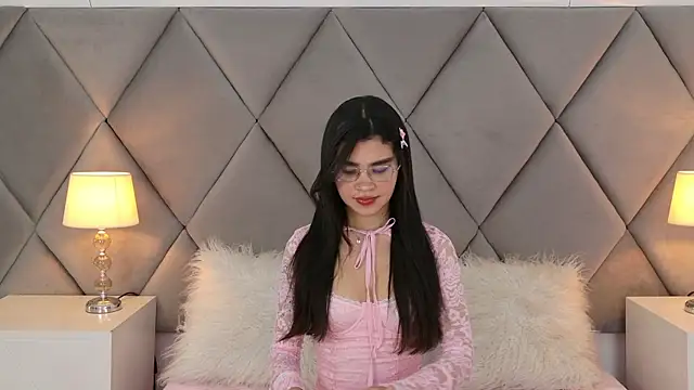 OliviaDiaz online show from May 24, 2026, 8:14 pm