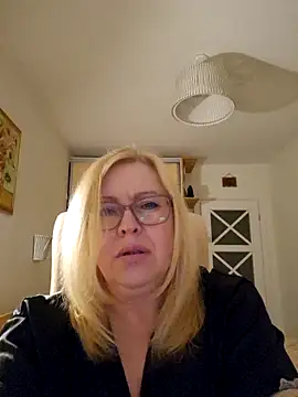 JanieLight53 online show from April 13, 2026, 5:40 pm