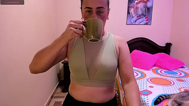 Snapshot of sara_florez12 chatting on May 25, 2026, 11:27 am sara florez12 online show from May 25, 2026, 11:27 am