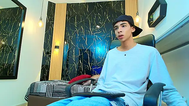 ValeriHot 1 online show from April 18, 2026, 3:32 am