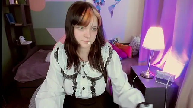 Snapshot of EsterTwilight chatting on May 24, 2026, 4:06 am EsterTwilight online show from May 24, 2026, 4:06 am