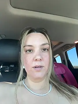 Magentavixen21 online show from May 31, 2026, 5:20 pm