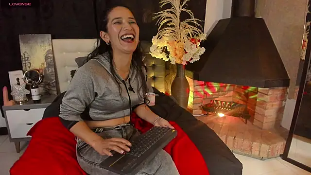 Vicky Angeel online show from April 16, 2026, 9:39 pm