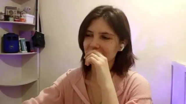 FluffyKisses online show from March 10, 2026, 2:22 pm