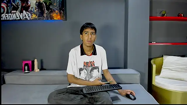 Snapshot of Ender_h0tt chatting on July 2, 2026, 8:37 pm Ender h0tt online show from July 2, 2026, 8:37 pm