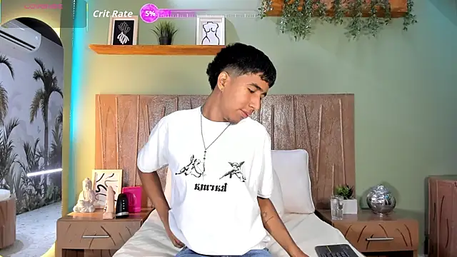 Snapshot of Ender_h0tt chatting on August 5, 2026, 8:44 pm Ender h0tt online show from August 5, 2026, 8:44 pm