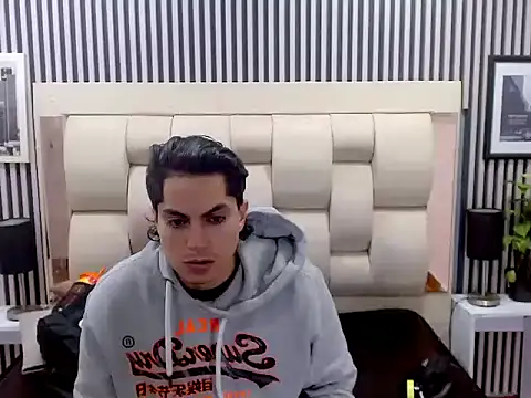 Alex Wolft online show from April 3, 2026, 1:36 am