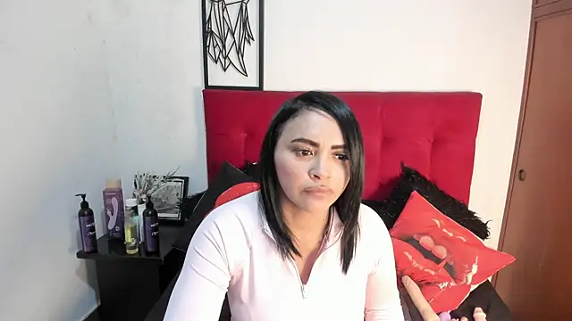 Snapshot of EstrellaSmmith chatting on July 22, 2026, 8:44 pm EstrellaSmmith online show from July 22, 2026, 8:44 pm