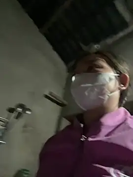 Bling-pusy online show from March 11, 2026, 11:27 am