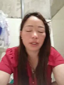 Snapshot of Yellow-pink chatting on July 4, 2026, 10:49 pm Yellow-pink online show from July 4, 2026, 10:49 pm