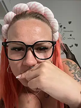 Snapshot of Fiebie_licious_ chatting on July 19, 2026, 1:42 am Fiebie licious online show from July 19, 2026, 1:42 am