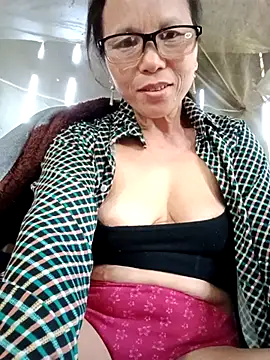 Tina6886 online show from April 29, 2026, 2:37 am